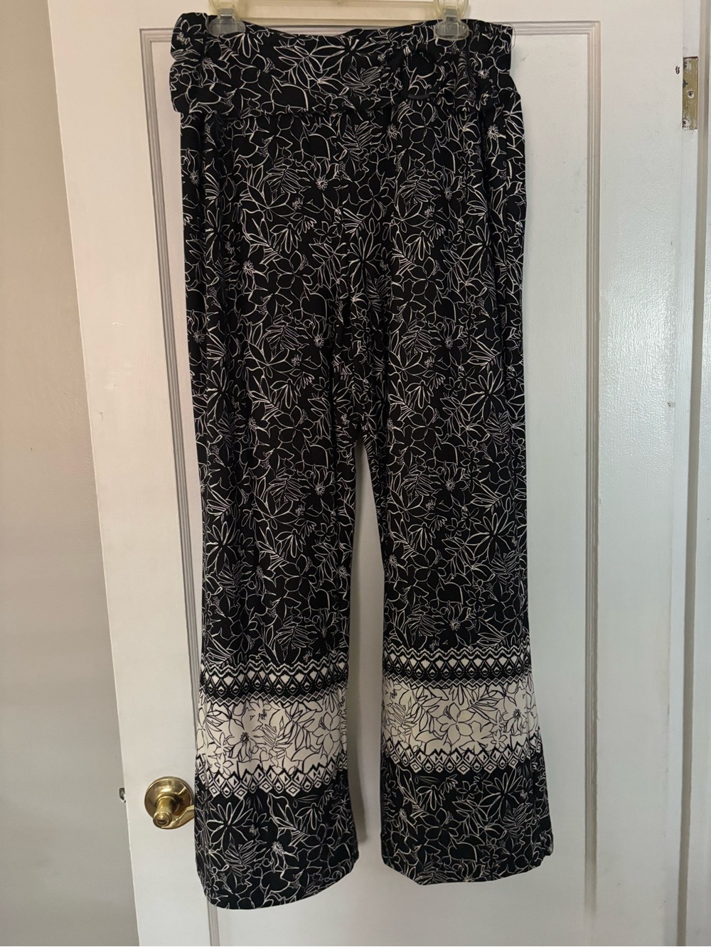 Womens Black & White Wide Leg Printed Pants